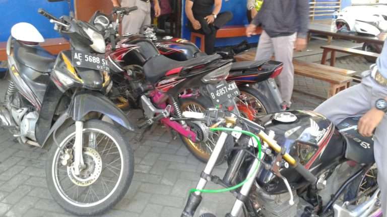 motor kena razia