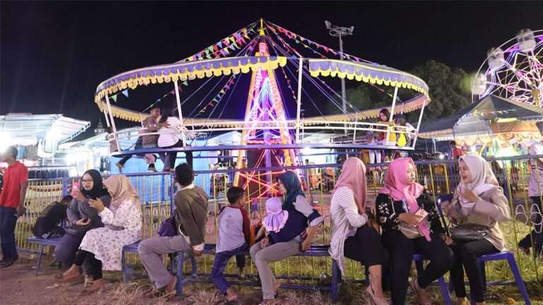 pasar malam alun-alun ponorogo