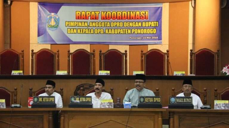 rapat DPR Ponorogo