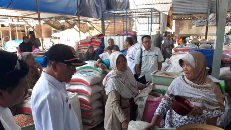 suasana pasar legi relokasi