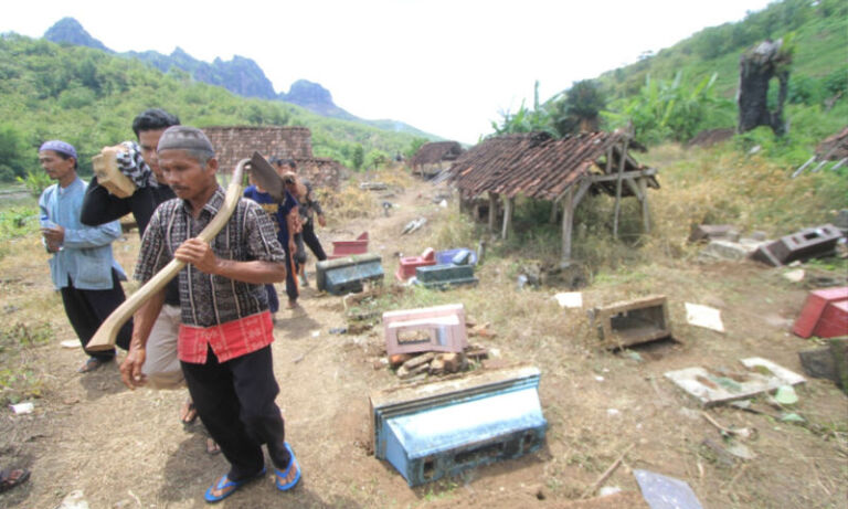 Makam pindah