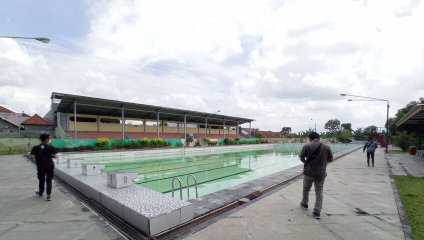 Kolam Renang Tirto Menggolo