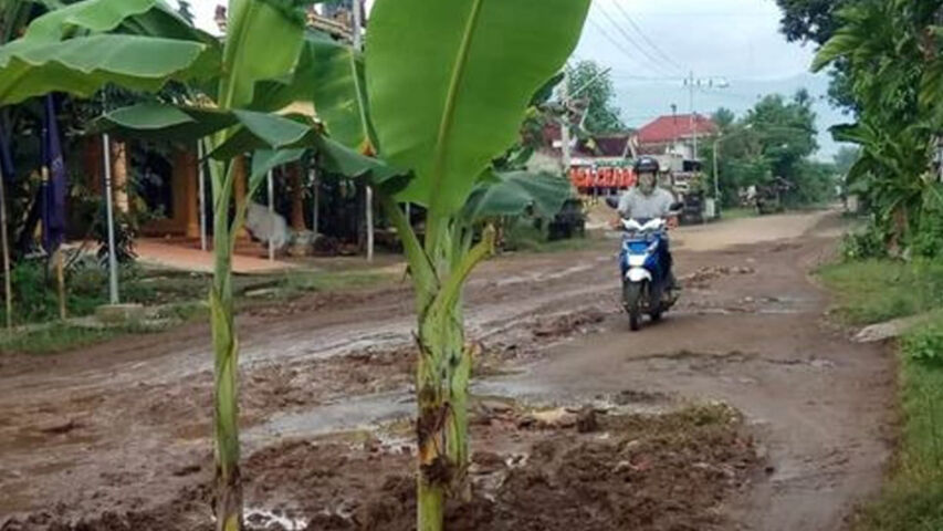 JALAN RUSAK