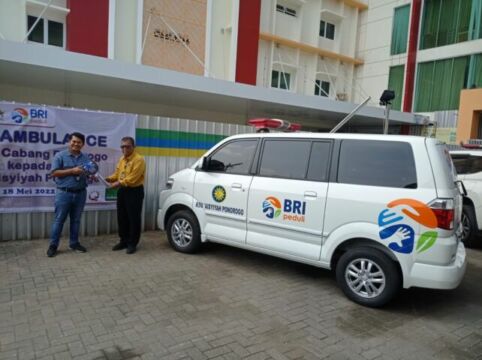 RSU Asyiyah dr. Sutomo Dapat Bantuan Mobil Ambulance dari BRI