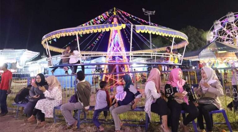 pasar-malam-alun-alun-ponorogo-800x445