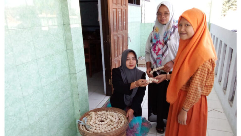 Jenang Tasbih, diklaim berasal dari Kadipaten, Babadan.