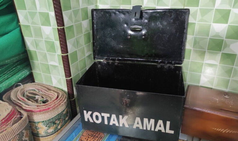 kotak amal