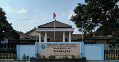 Dinsos P3A Ponorogo yang terletak di Jl. Gondo Suli No. 35. siap menjadi teman bagi remaja yang butuh teman curhat.