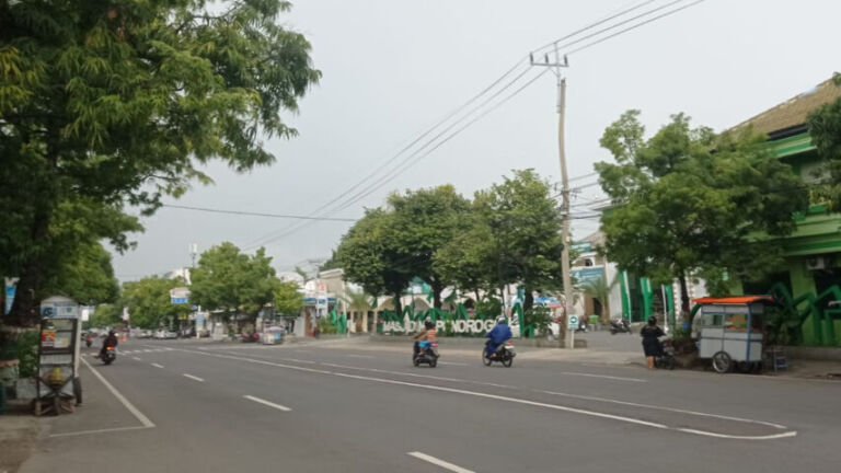 One Way Jalan Sultan Agung Masjid NU
