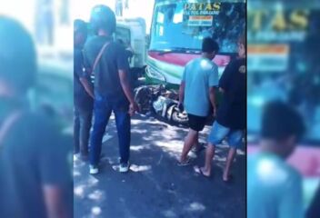 Rem Blong, Bus Patas Ponorogo – Surabaya Seruduk 4 Motor dan Satu Mobil di Traffic Light Terminal Seloaji