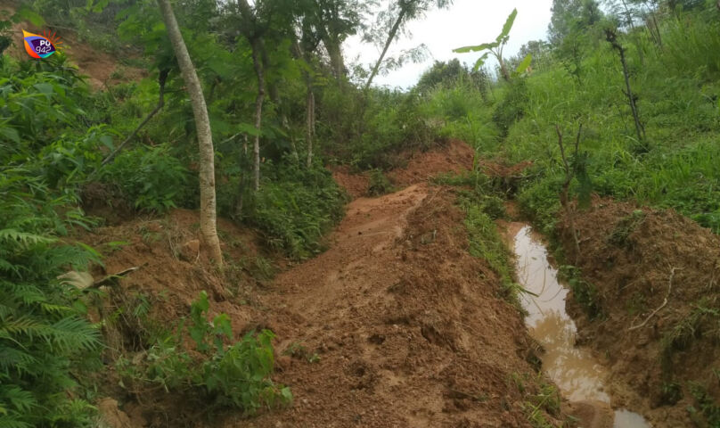 Sempat Tertutup Longsoran Tanah, Akses Jalan Gondang Sari Banaran Pulung Sudah Dibuka Kembali