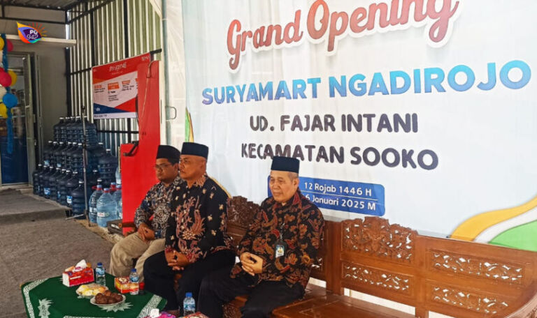 SuryaMart hadir di Ngadirojo Sooko, masyarakat tak perlu jauh-jauh jika ingin berbelanja. (Foto/SuryaMart)