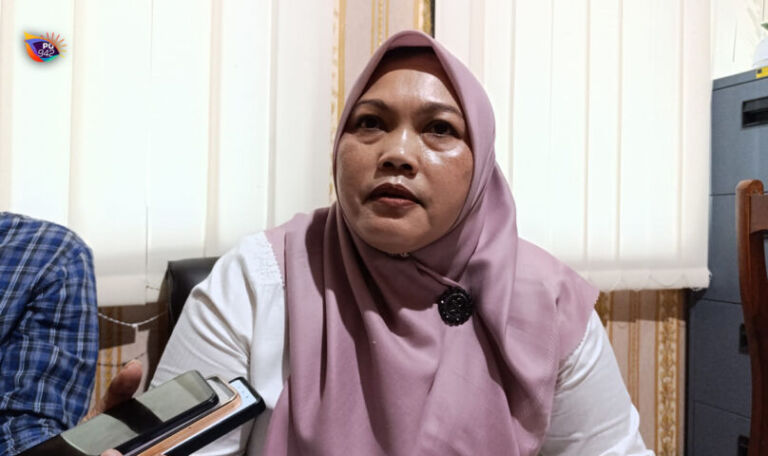 Anik Purwani, Sekretaris Dinas Pemberdayaan Masyarakat dan Desa (DPMD) saat ditemui RGS FM, Kamis (9/1/25)