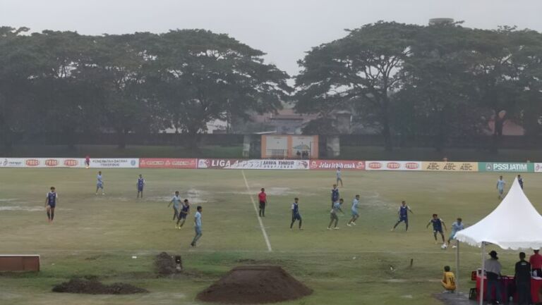 Stadion Batoro Katong ketika matchday pertama Liga 4 Jatim antara PSHW Ponorogo vs Perspa Pacitan, Senin (6/1/25).