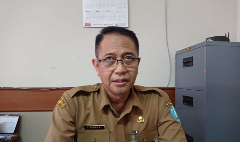 Ahmad Zamroni, Kabid Perencanaan, Pengadaan, Pengelolaan Data, dan Sistem Informasi ASN BKPSDM Kabupaten Ponorogo, dalam keterangannya terkait SK CPNS ketika ditemui Gema Surya. (Gema Surya/Yudi)