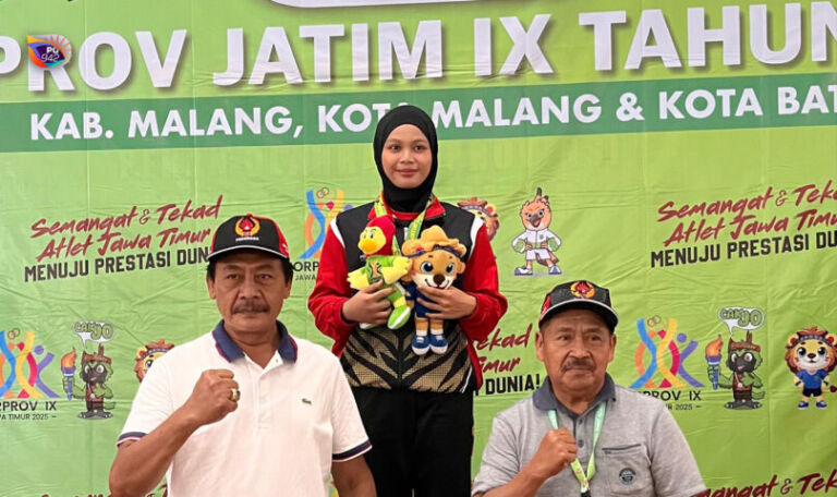 Dinika Nur Afina, naik podium Porprov Jatim. (Foto/.KONI Ponorogo)
