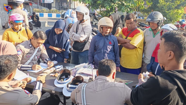 Ribuan pelanggar dengan dominasi pelajar mewarnai operasi patuh. (Foto/Yudi)