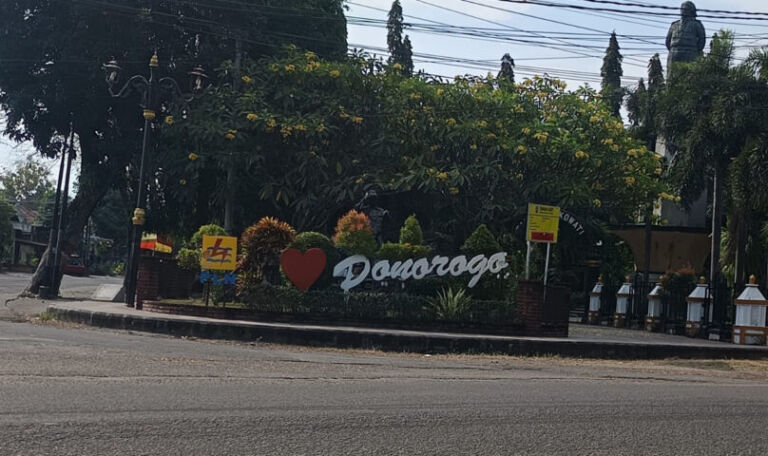 Salah satu taman di Ponorogo, yakti Taman Sukowati mendapat sorotan dari DPRD. (Gema Surya/Yudi)