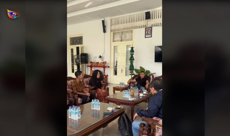 Tangkapan layar pertemuan Bupati Sugiri Sanncoko dengan Avan dan keluarganya di Pringgitan.