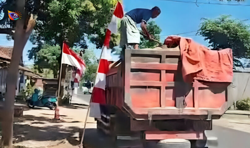 Masih saja bandel, banyak dump truck yang melanggar kesepakatan, akhirnya ditingak oleh warga. (Foto/Istimewa)