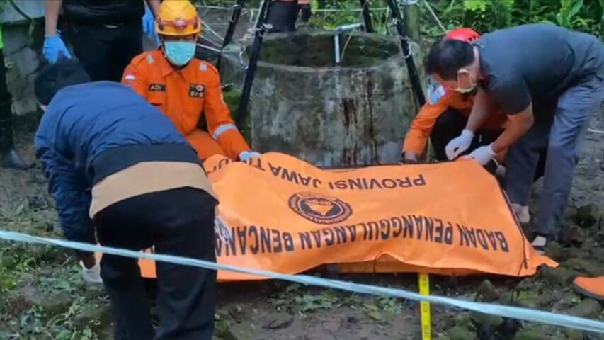 Polres Ponorogo tetap mengembangkan kasus penemuan pelajar 14 tahun di dalam sumur. Gandeng RS Bhayangkara Kediri lakukan autopsi. (Dok. Gema Surya)