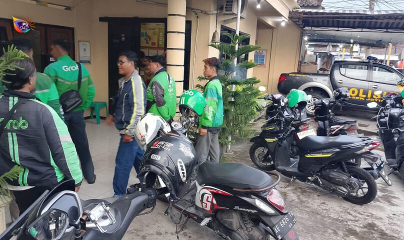 Puluhan driver ojol Ponorogo di mapolsek jetis