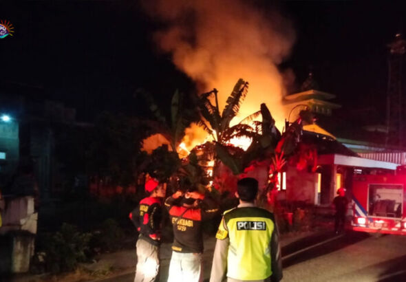 rumah Hj Irhamtini Desa Patihan Kidul, Kecamatan Siman (foto: AKP Nanang Budianto)