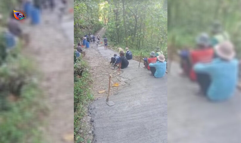warga disejumlah RT turun ke jalan memperbaiki jalan
