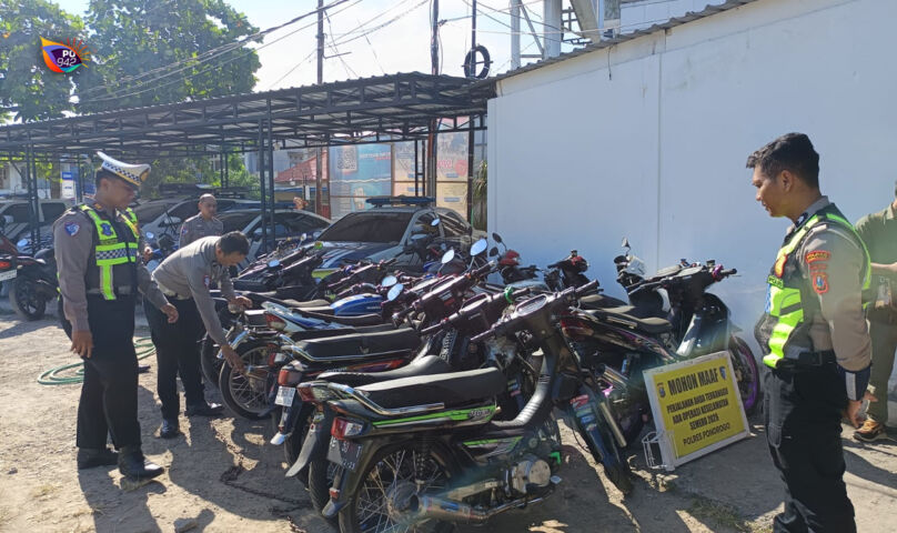 ratusan motor yang di amankan Polisi (foto: yudi)