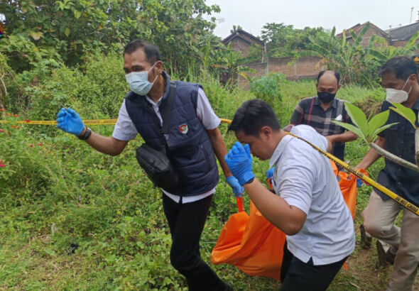 Mayat Tanpa Identitas Ditemukan di Area TPU Mangunsuman, Polisi Lakukan Penyelidikan