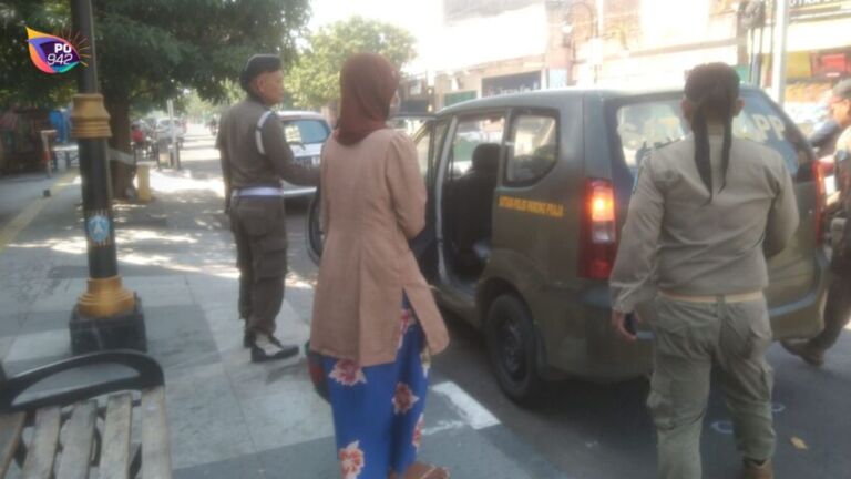 Bebas Gepeng saat Perayaan Grebeg Suro, Foto: Yudi