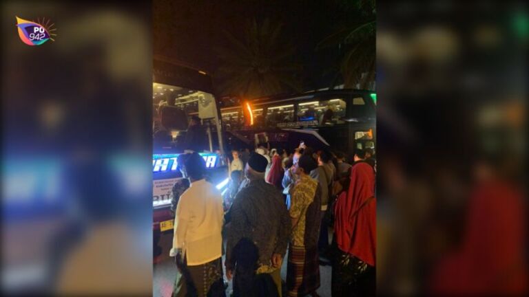 Foto Rombongan Jamaah Haji Asal Ponorogo yang baru tiba (foto: Yudi)