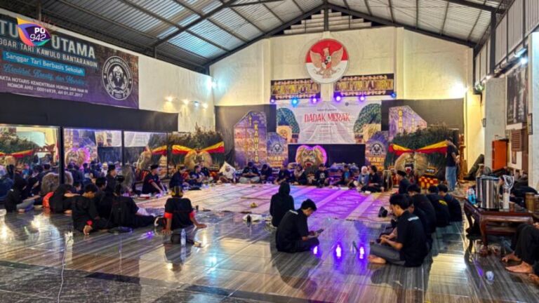 Ergonomi Dadak Merak di Ponorogo (Foto: miftahul)