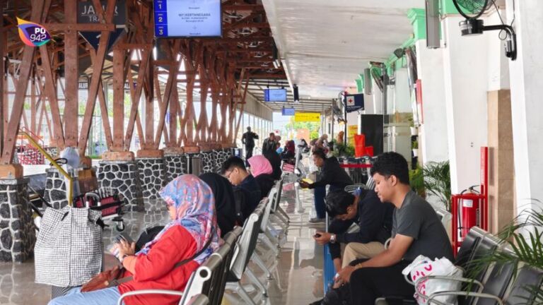 Kereta Api KAI Daops 7 hampir 70 Ribu Pelanggan (Foto: Tohari)
