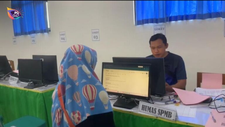 proses pendaftaran sman 1 ponorogo jalur prestasi non-akademik (foto: Yudi)