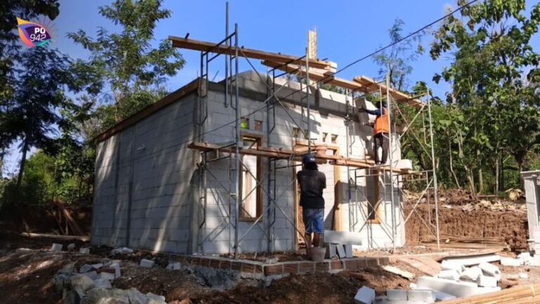 Proses Pembangunan Rumah pak Mistono (foto: Miseni)