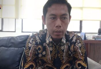 Budiwan Susanto Pemimpin cabang Bulog Ponorogo (foto: Yudi)
