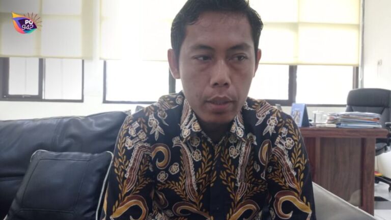 Budiwan Susanto Pemimpin cabang Bulog Ponorogo (foto: Yudi)
