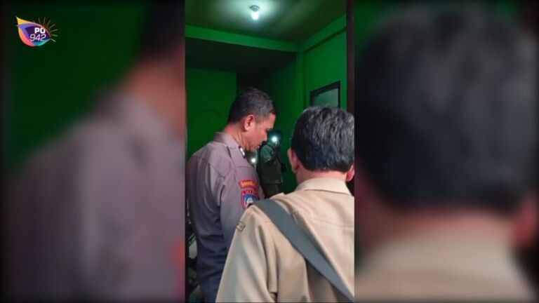 ODGJ Ngamuk Bakar Motor dan Uang Jutaan di Ronowijayan Siman (Foto: Nanang budianto)