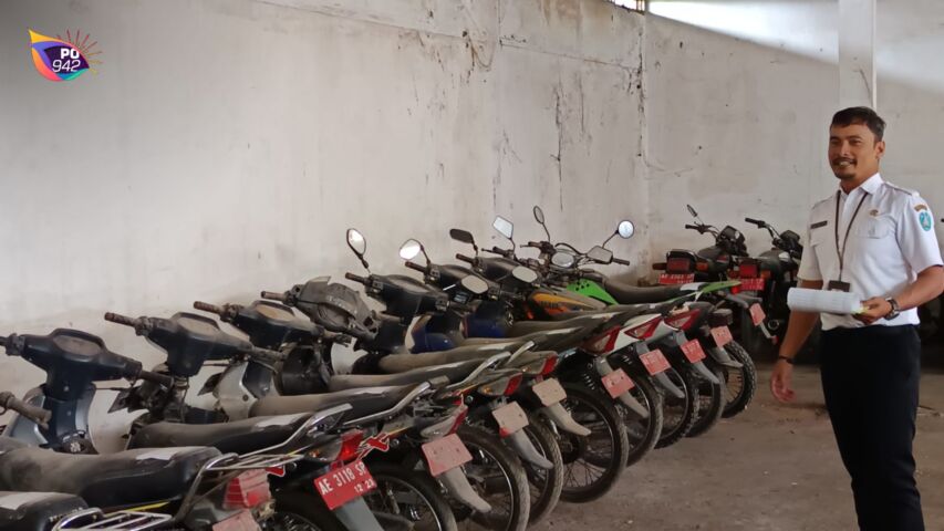 Pemkab Ponorogo Lelang kendaraan Dinas (Foto: Yudi)