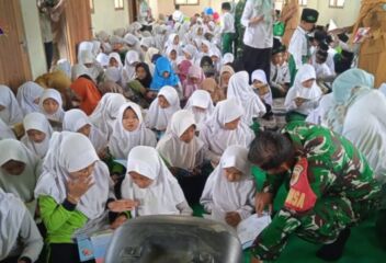 Perpustakaan Keliling Kunjungi Sekolah Pinggiran (Foto: Istimewa)