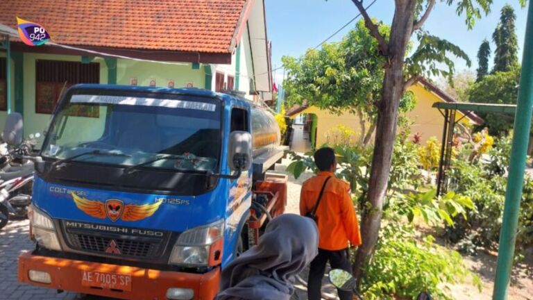 BPBD Ponorogo Dropping Air Bersih ke Dua Lokasi (Foto: Yudi)