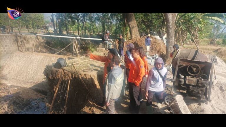 Rehabilitasi Dam Tempuran Desa Bancar Bungkal mulai dilakukan, (Foto: Nur Kholis)