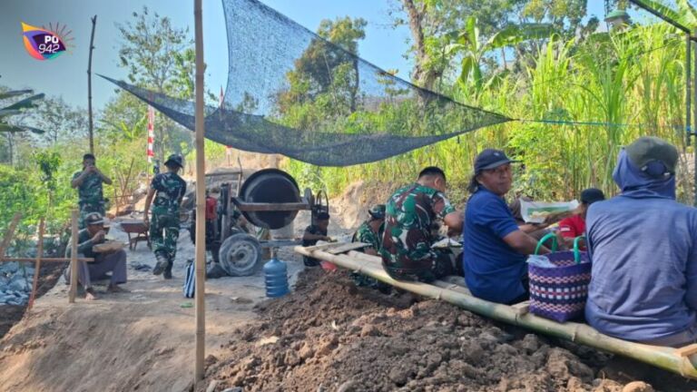 TMMD 126 Kodim 0802 Ponorogo Poles Desa Bulu Lor Lebih Bagus (Foto: Kodim)
