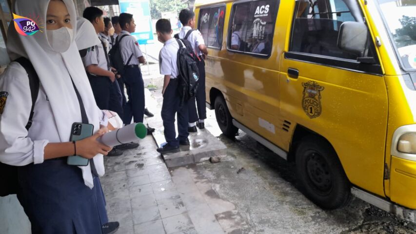 Tahun Ajaran Baru Sekolah, 50 Armada ACS Siap Angkut Pelajar (Foto: Riza Fitria)