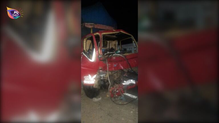 2 Truck di Pangkal Sawoo Tabrakan (Foto: Tutut Ariyanto)