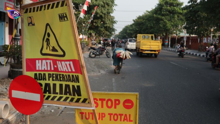 DPUPKP Perbaiki Puluhan Inlet di Jalan HOS Cokroaminoto, Target Minggu Depan Rampung (Foto: Yudi)