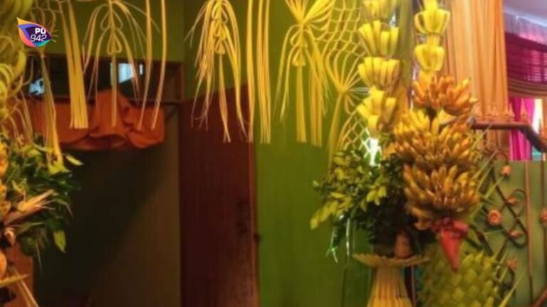 Musim Hajatan Pernikahan, Orderan Perajin Hiasan Janur Alami Peningkatan (Foto: Edi)