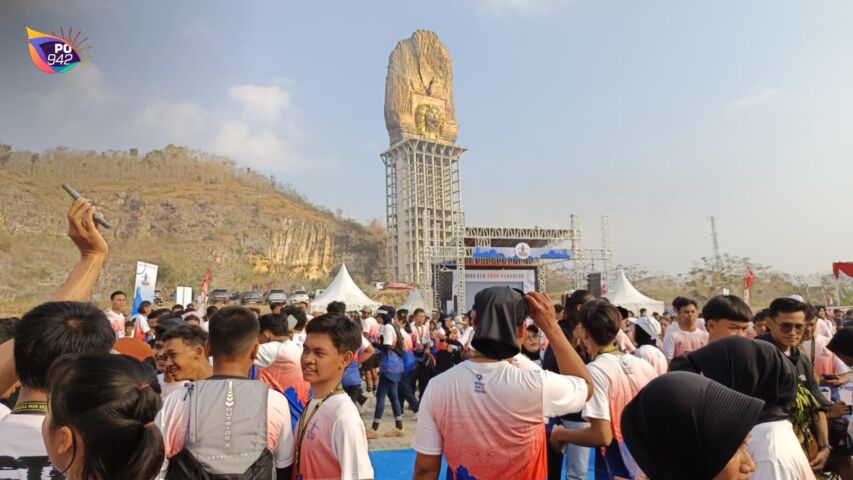 Ribuan Pelari Padati Monumen Reog (Foto: Yudi)